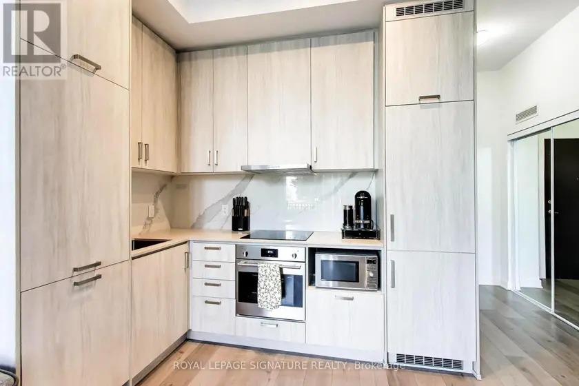 Apartment at 105 - 60 HONEYCRISP CRESCENT, Vaughan