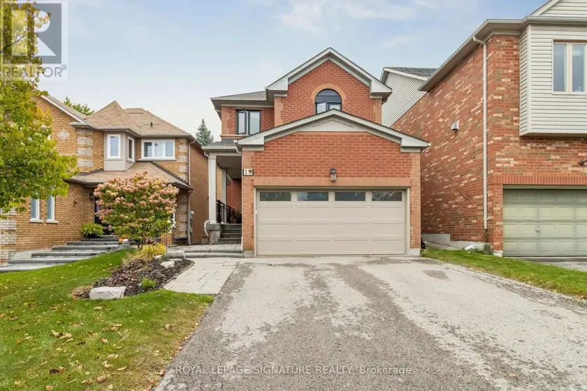 Detached at 19 BALLYMORE DRIVE, Aurora