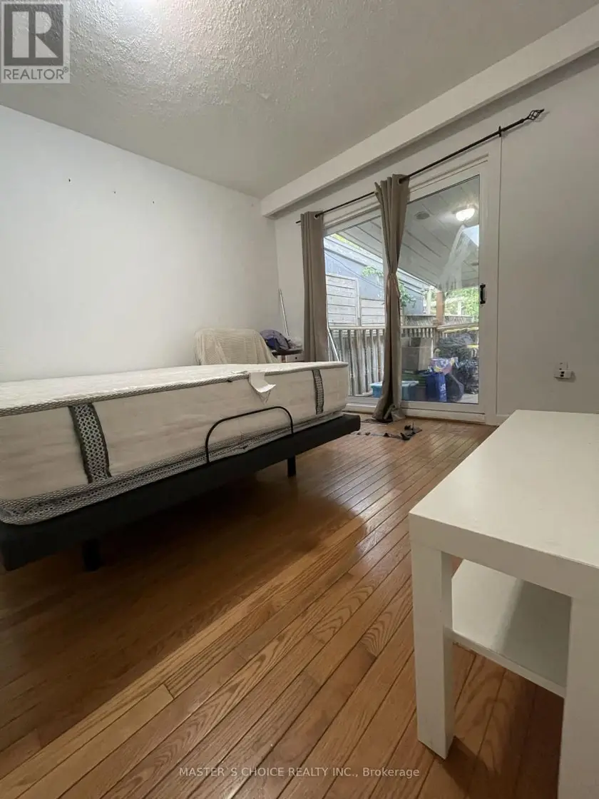 Semi-Detached/Link at 39 RICHARDSON DRIVE S, Aurora