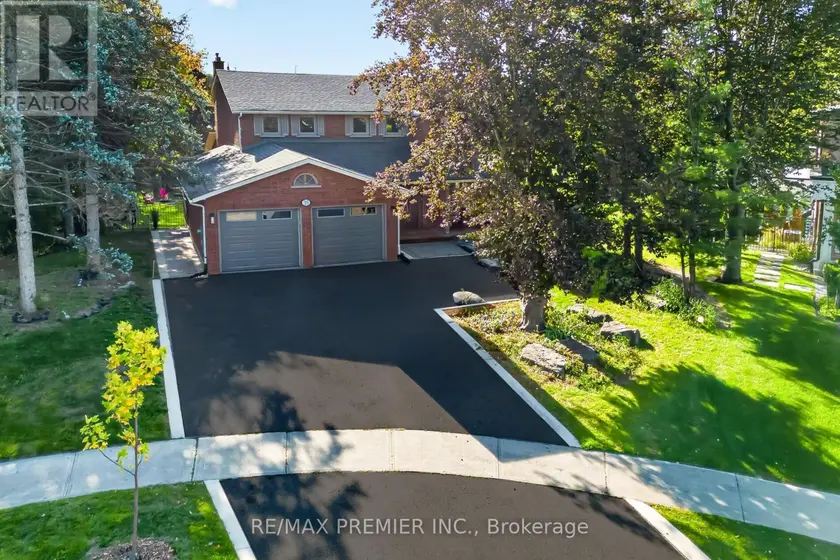 Detached at 35 YELLOW PINE CRESCENT, Vaughan
