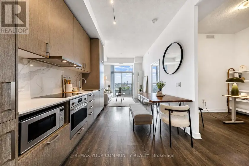 Apartment at 917 - 60 HONEYCRISP CRESCENT, Vaughan