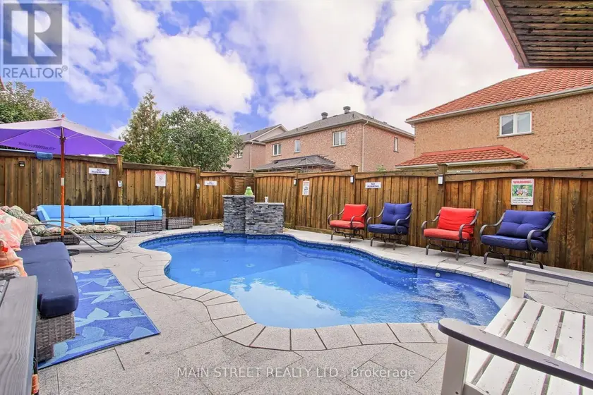 Detached at 196 WAINSCOT AVENUE, Newmarket