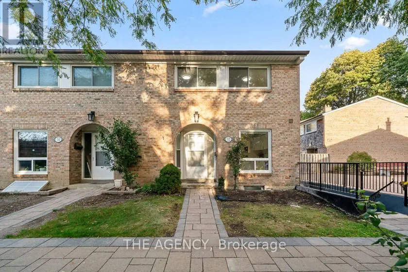 Townhouse at 32 - 1 WOOTTEN WAY S, Markham