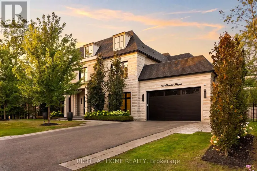 Detached at 125 CLEARVIEW HEIGHTS, King