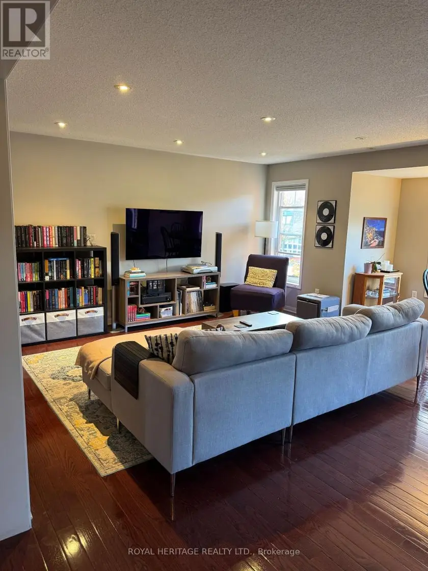 Townhouse at UPPER #1 - 2728 BUR OAK AVENUE, Markham