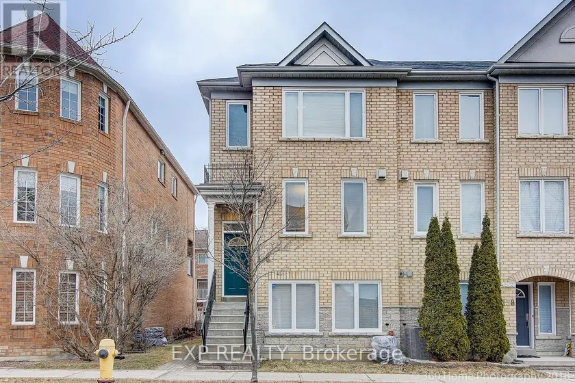 Townhouse at 136 GALLERIA PKWY, Markham