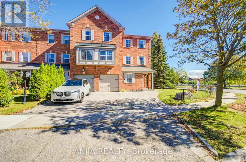 Townhouse at 7 HAWTIN LANE, Aurora