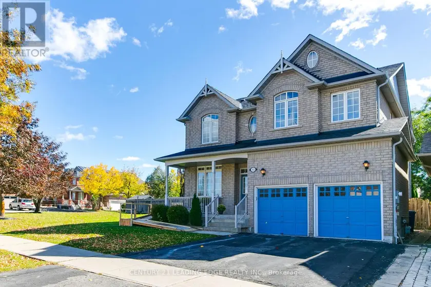 Detached at 35 HARTWELL WAY, Aurora