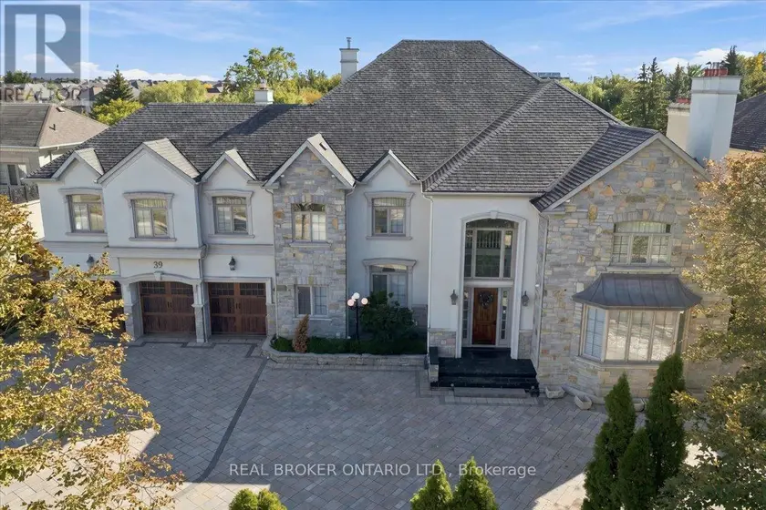 Detached at 39 DEWBOURNE AVENUE, Richmond Hill