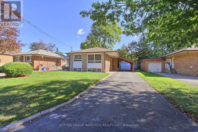 Detached at 43 SUSSEX AVENUE, Richmond Hill