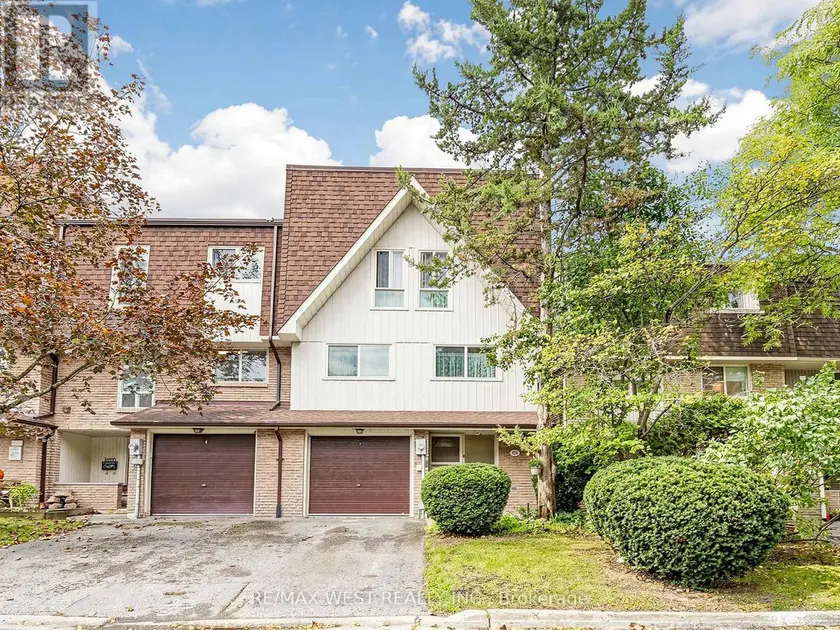Townhouse at 44 - 121 POPLAR CRESCENT, Aurora