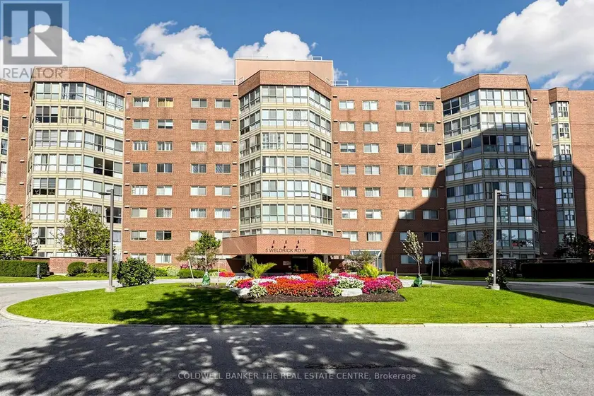 Apartment at 301 - 5 WELDRICK ROAD W, Richmond Hill