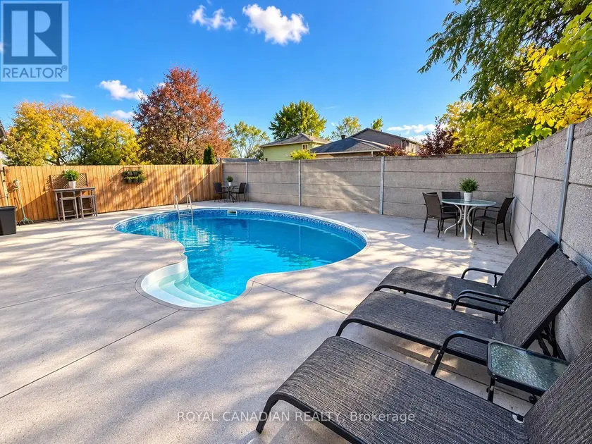Detached at 36 MAPLEGROVE AVENUE, Bradford West Gwillimbury