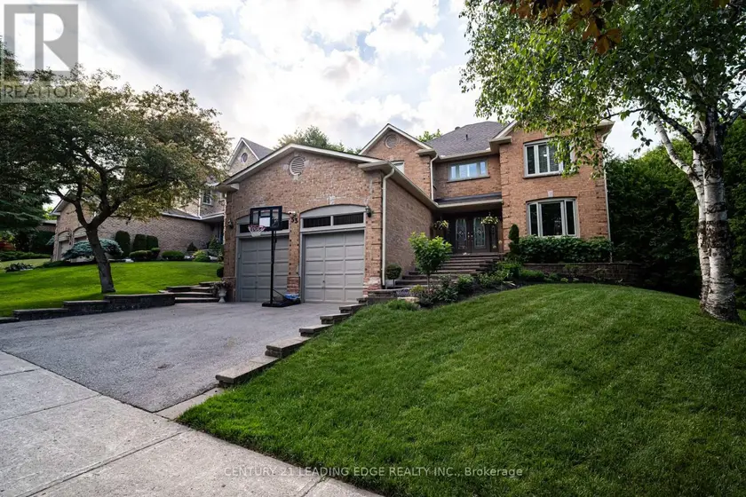 Detached at 53 MCCLENNY DRIVE, Aurora