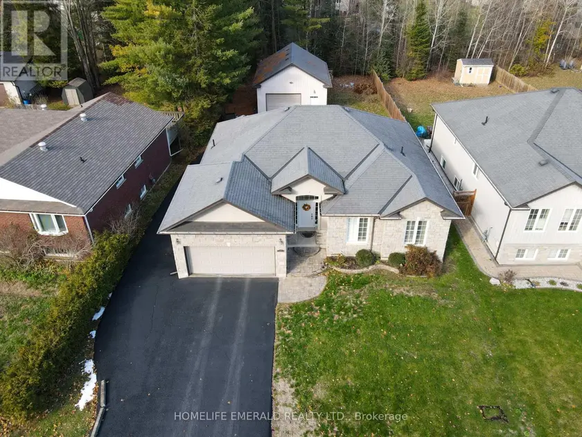 Detached at 17 TREE TOP STREET, Essa