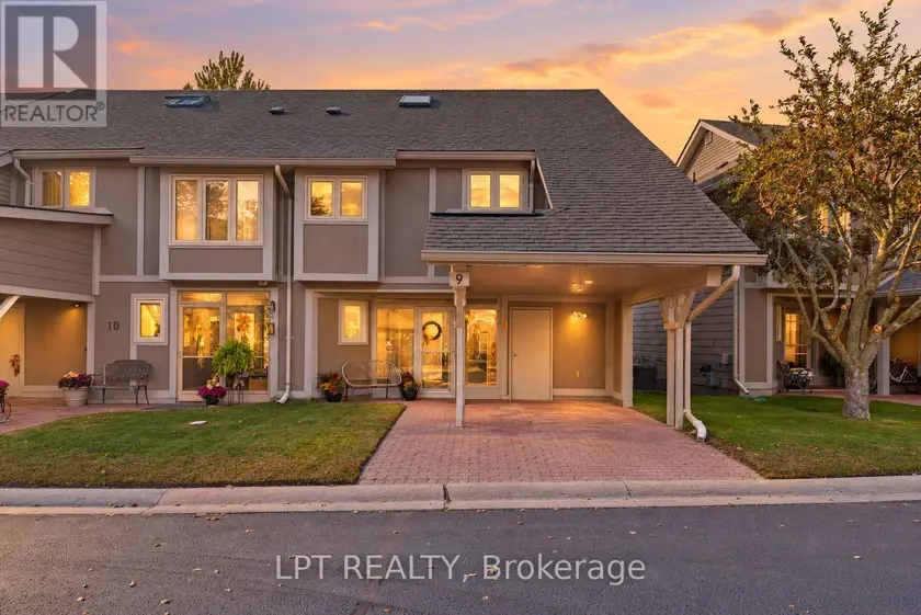 Townhouse at 9 DAVY POINT CIRCLE, Georgina