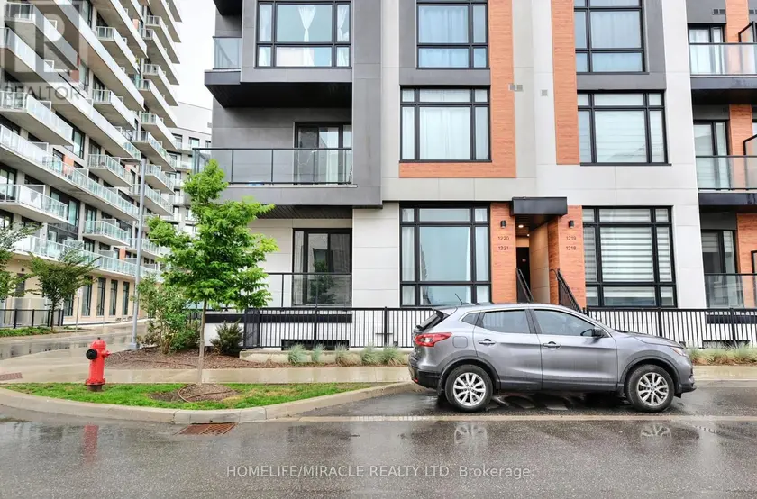 Townhouse at 1221 - 8 DAVID EYER ROAD, Richmond Hill