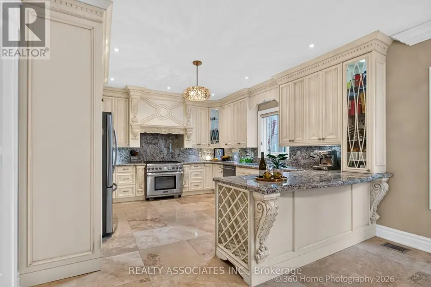 Detached at 128 COALBROOK COURT, Vaughan