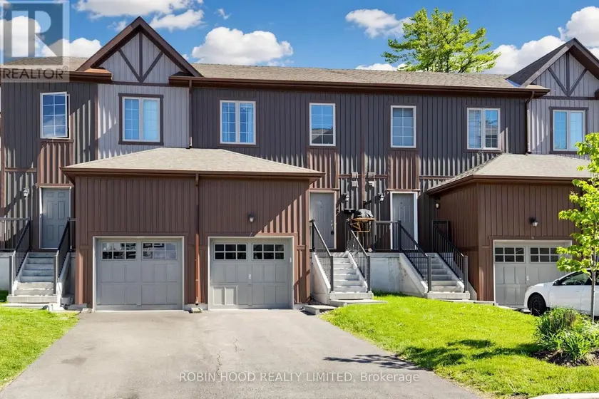 Townhouse at 7 - 110 GREW BOULEVARD, Georgina