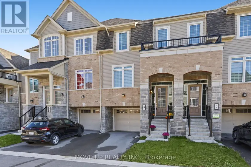 Townhouse at 9 ANDREW KNOWLES LANE S, East Gwillimbury