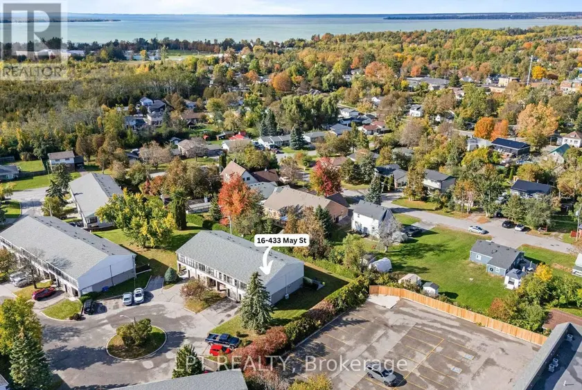 Townhouse at 16 - 433 MAY STREET, Brock