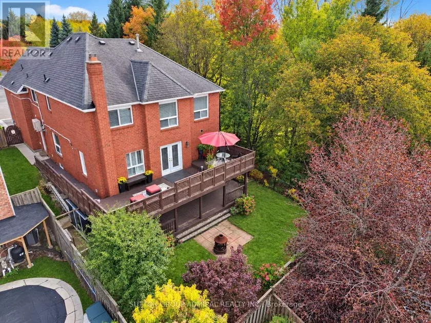 Detached at 62 BRIARDALE PLACE, Aurora