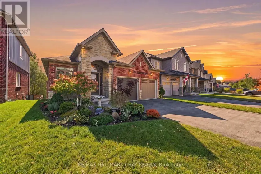 Detached at 171 GOLD PARK GATE, Essa