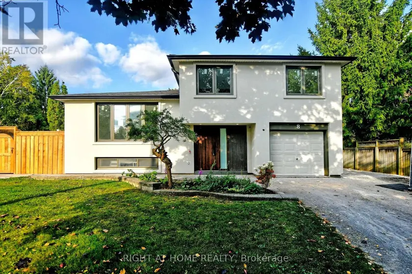 Detached at 8 HILL DRIVE, Aurora