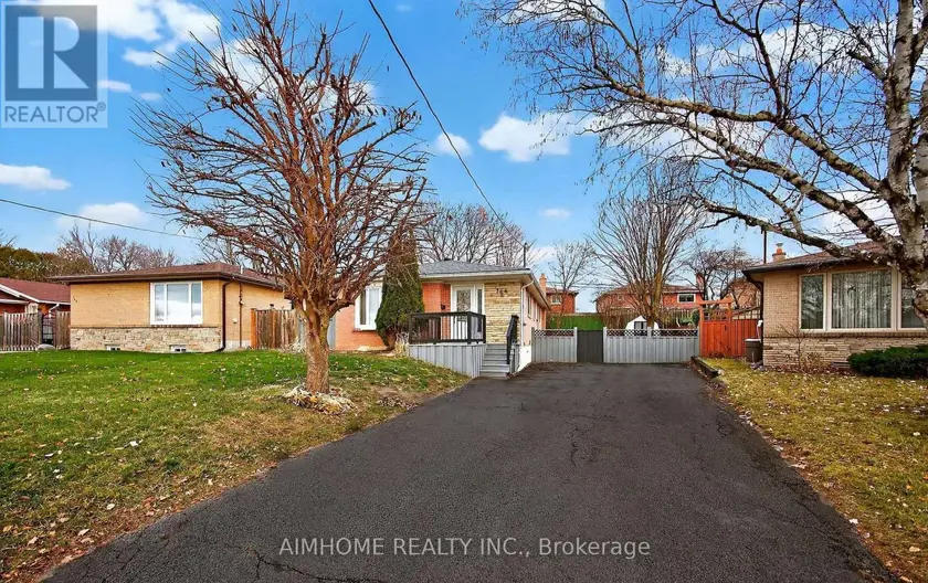 Detached at 764 BOTANY HILL(LOWER UNIT) CRESCENT, Newmarket