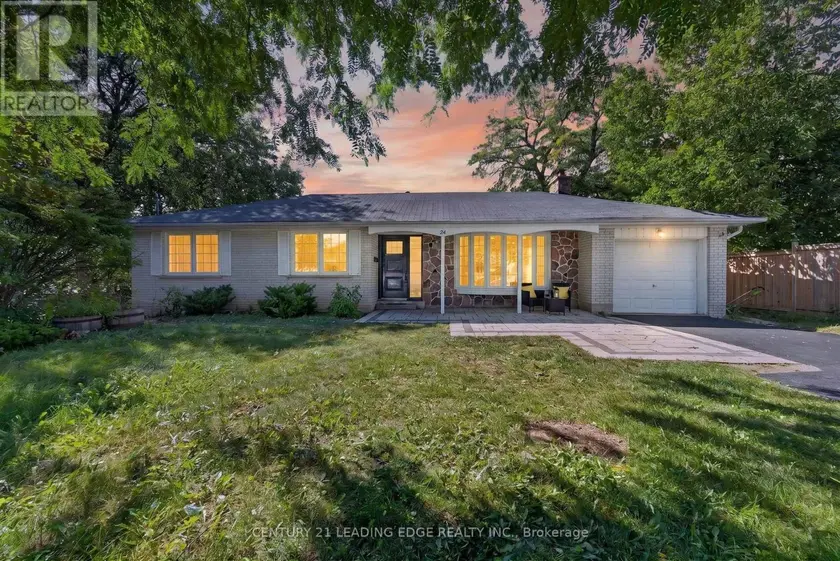 Detached at 24 LINCOLN GREEN DRIVE, Markham