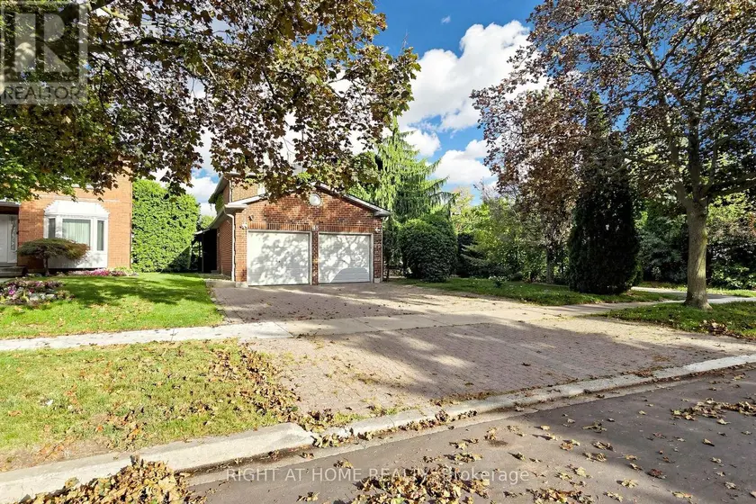 Detached at 43 TOPHAM CRESCENT, Richmond Hill