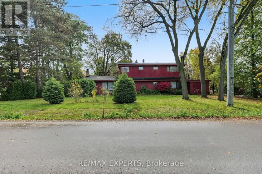 Detached at 2 WELTON STREET, Vaughan