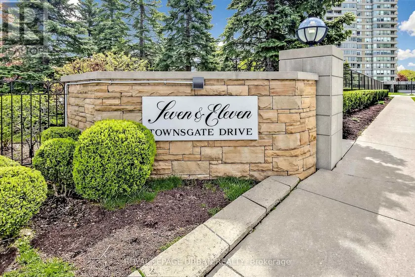 Apartment at 110 - 11 TOWNSGATE DRIVE, Vaughan