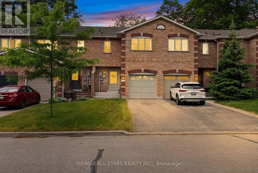 Townhouse at 18 LANCASTER COURT, Georgina