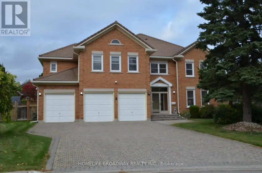 Detached at 7 KING'S CROSS AVENUE, Richmond Hill
