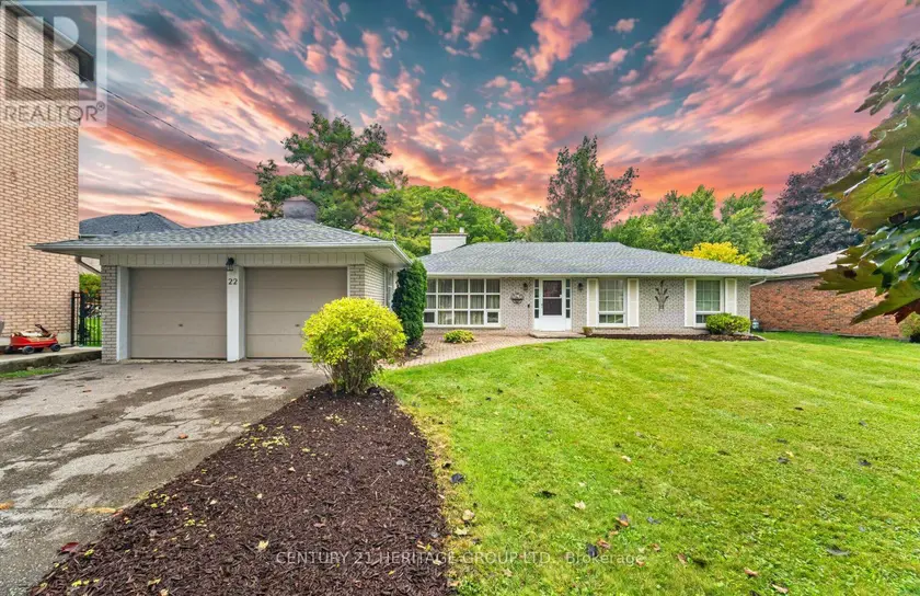 Detached at 22 POPLAR DRIVE, Richmond Hill