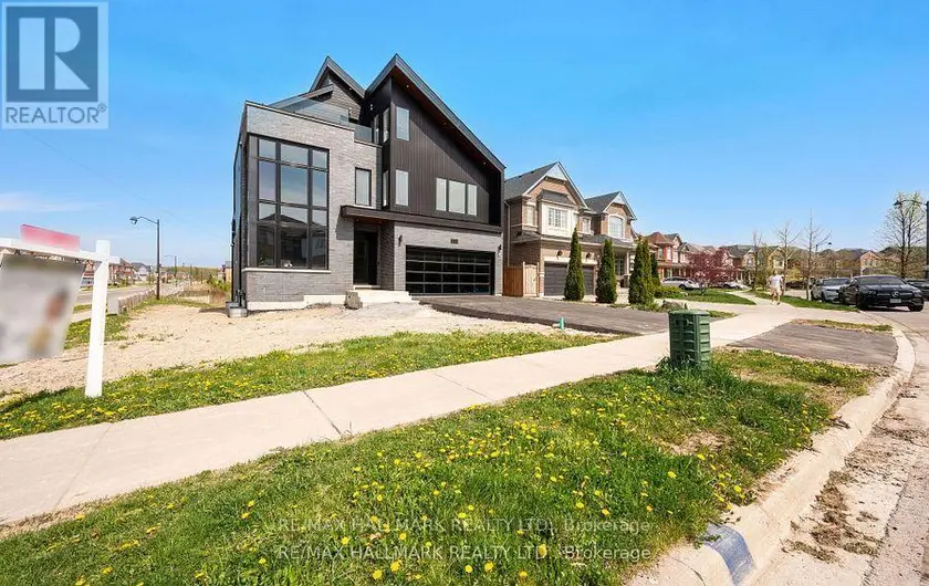 Detached at 119 POINTON STREET, Aurora