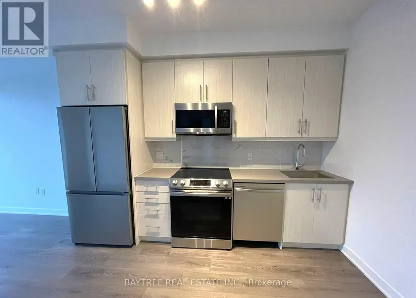 Apartment at 812 - 95 ONEIDA CRESCENT, Richmond Hill