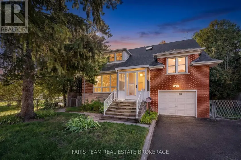Detached at 90 BEDFORD PARK AVENUE, Richmond Hill