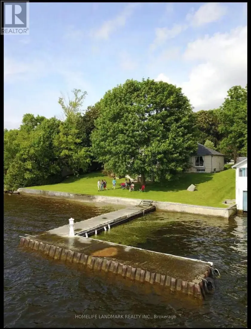 Detached at 100 LAKE DRIVE N, Georgina