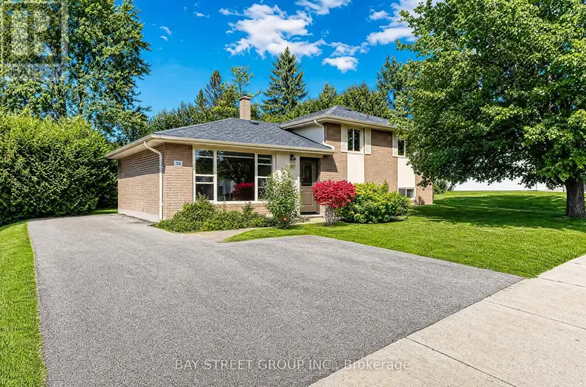 Detached at 35 KEMANO ROAD, Aurora