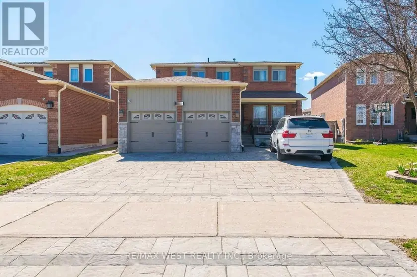 Detached at BSMT - 131 BERNARD AVENUE, Richmond Hill