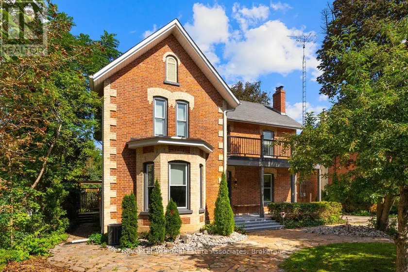 Detached at 52 CAMERON STREET E, Brock