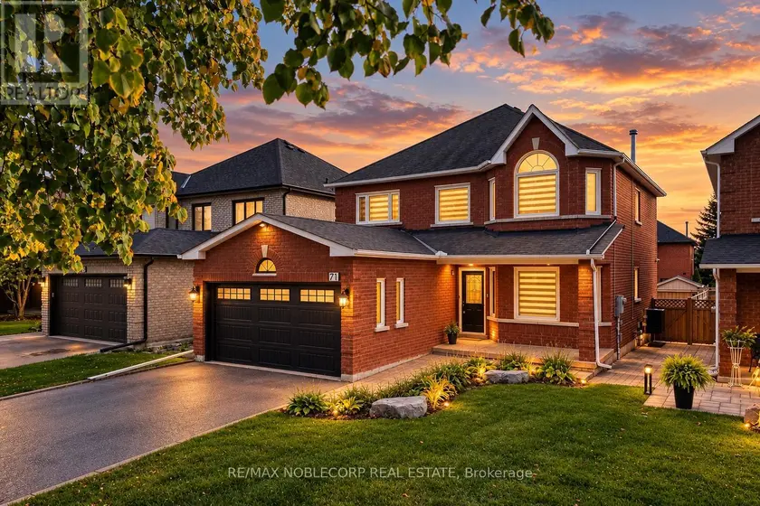 Detached at 71 CASTLEPOINT DRIVE, Vaughan