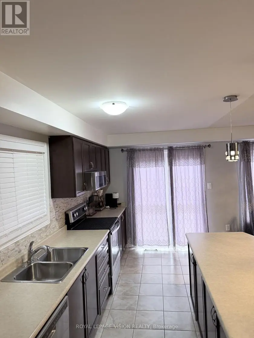 Semi-Detached/Link at 102 RUSSEL DRIVE, Bradford West Gwillimbury