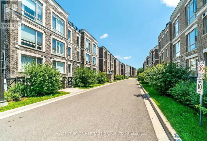 Townhouse at 309 - 20 DUNSHEATH WAY, Markham