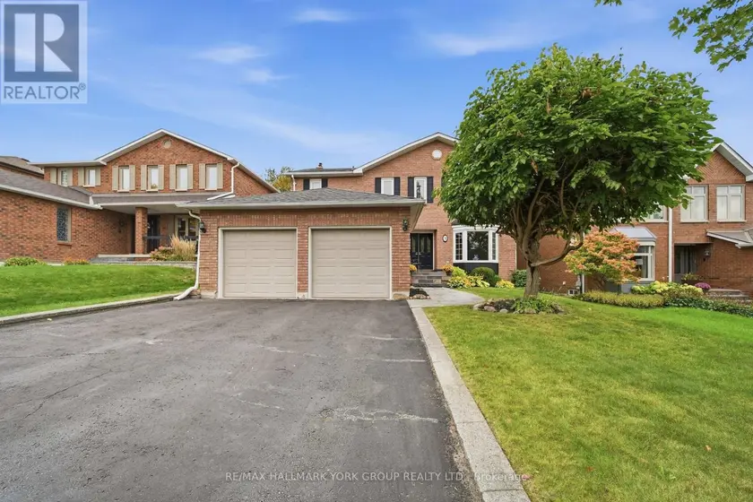 Detached at 38 LANEWOOD DRIVE, Aurora