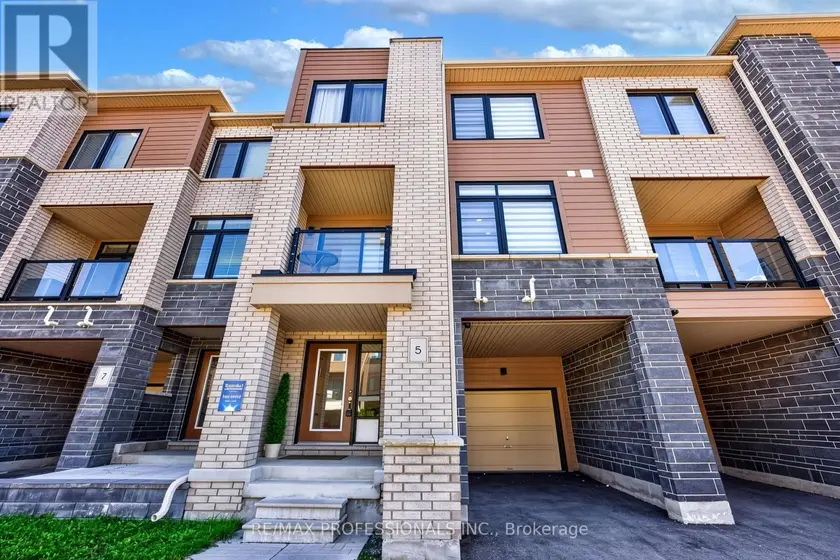 Townhouse at 5 DELANO WAY, Newmarket