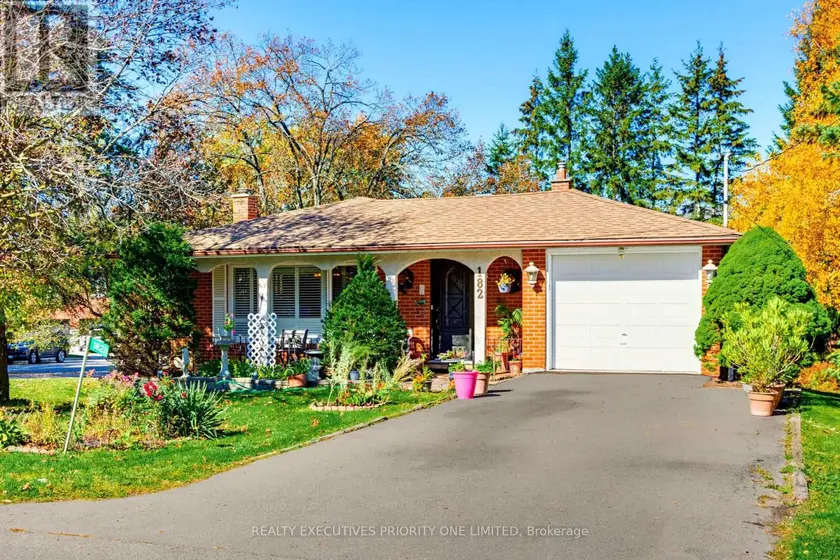 Detached at 182 DEW STREET, King