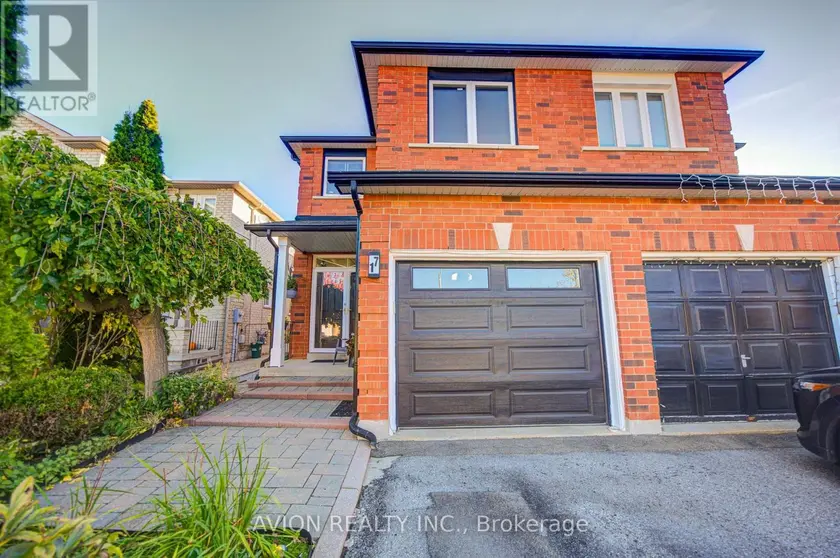 Semi-Detached/Link at 17 INDIGO STREET, Richmond Hill